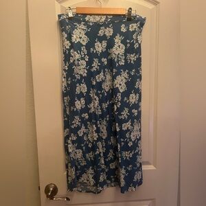 NWOT Old Navy Blue and White Floral Dress